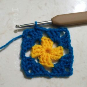 Crochet Basic Granny Square with 2 Rounds Complete