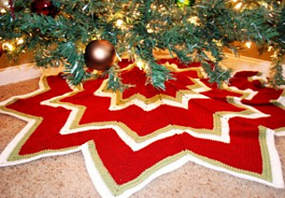 27 Free Crochet Christmas Tree Skirt Patterns