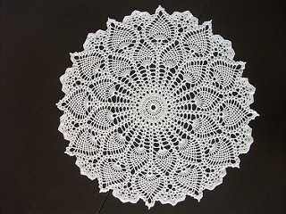 Vintage White Cotton Crochet Lace Doily 10 Point Star Pineapple Pattern 17" 