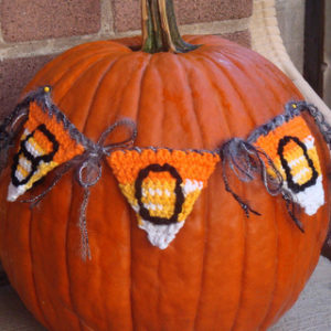 Free Crochet Patterns for a Halloween Banner with a BOO sign