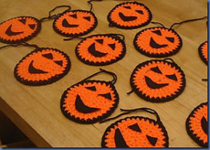 Free Crochet Patterns for a Halloween Banner in Pumpkin Style