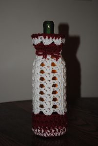 Free Crochet Patterns for Christmas Wine Bag, Carrier & Cozy