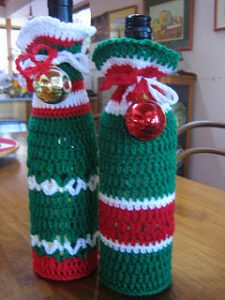 Free Crochet Patterns for Christmas Wine Bag, Carrier & Cozy