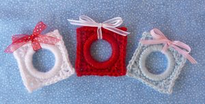 Free Easy Crochet Patterns for Christmas Present Ornaments